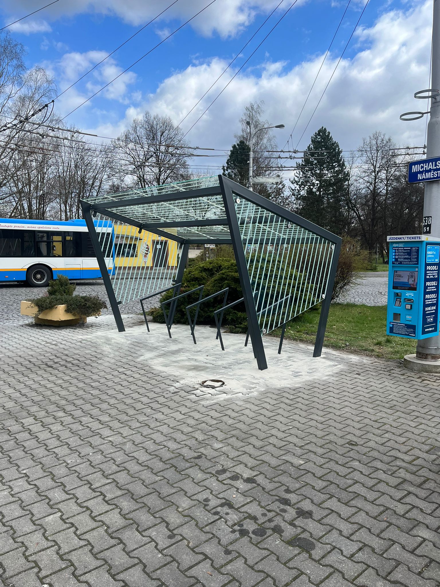 Mobiliář 1