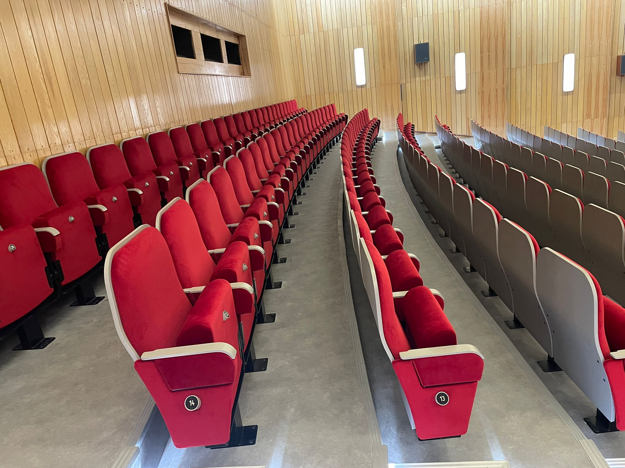 Tribuna 2